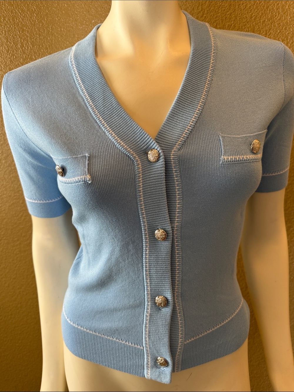 Short-Sleeve V-Neck Knit Cardigan in Light Blue with Decorative Buttons